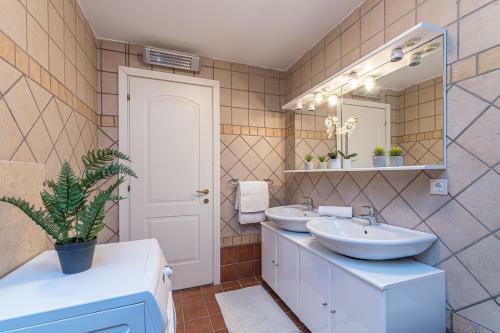 Hostal Apartments Sbardella