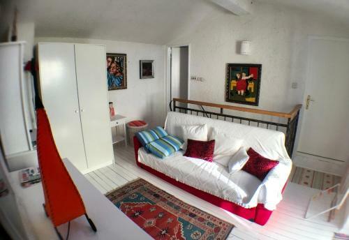 Cosy Artistic Stone House