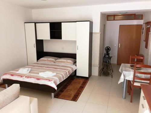 Apartments With Wifi Vrsar, Porec - 17473