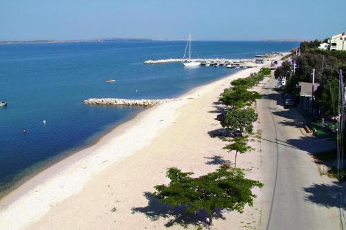 Apartments With A Parking Space Vrsi - Mulo, Zadar - 17753