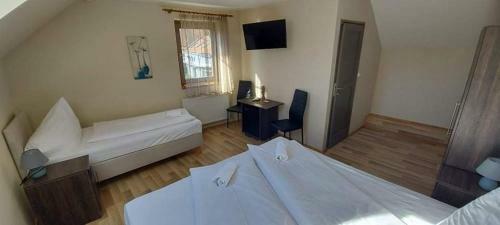 Hostal S�rpatika Vend�gh�z