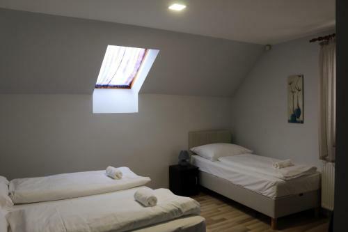 Hostal S�rpatika Vend�gh�z