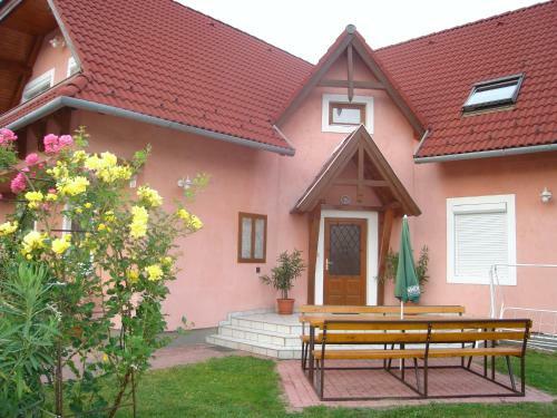 Badacsony Apartmanh�z