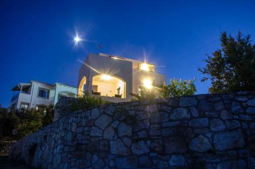 Villa Almyras Aura