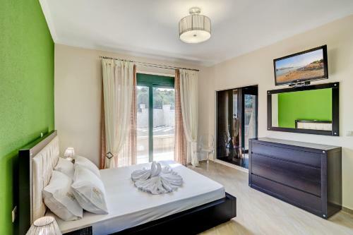 Luxury Villa In Kera