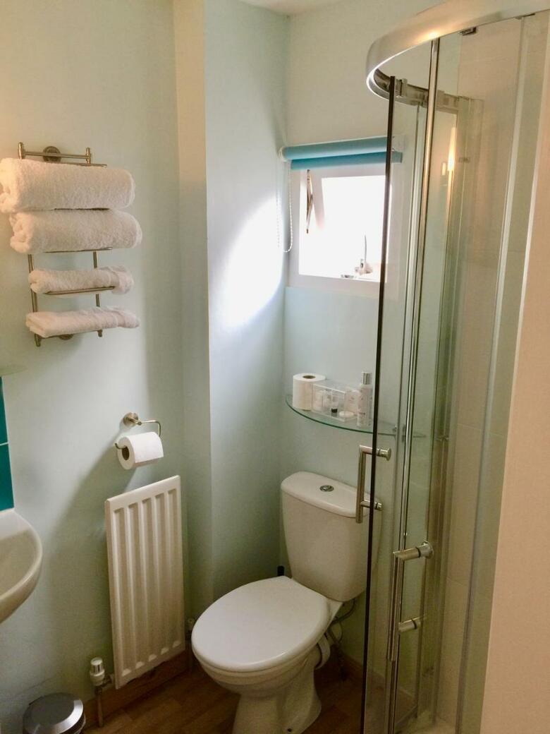 Hostal Derrin Guest House