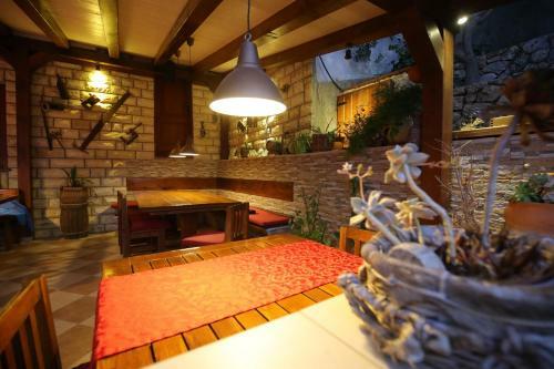 Hostal Apartment And Rooms Roko