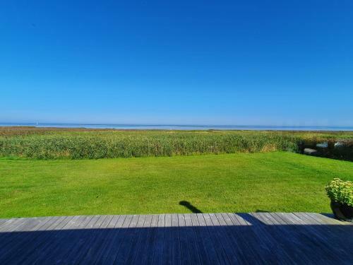 Full Ocean View & Game Rooms