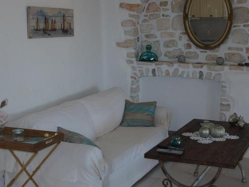 Villa Petradi (150 Meters From The Sea)