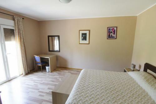 Hostal Villa Lion Zambratija