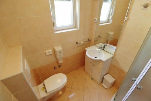 Hostal Villa Lion Zambratija