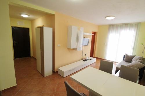 Apartment Arian Zambratija