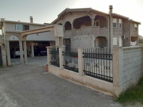 Apartamento Ze?irovi? Mnebar