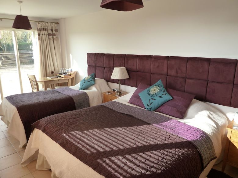 Hostal The Willows Guest House