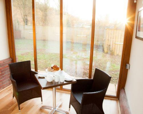Gwesty'r Emlyn Hotel