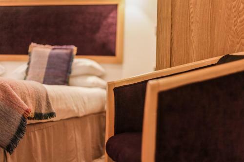 Gwesty'r Emlyn Hotel