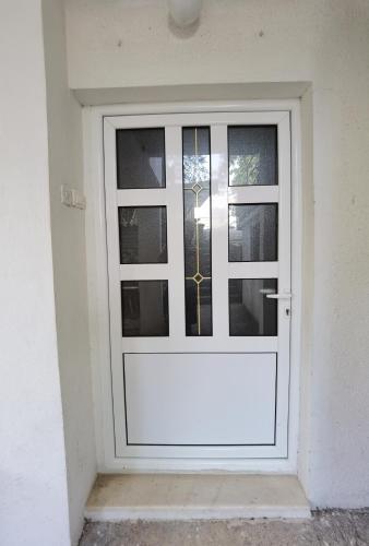 Nikoli? Apartmani