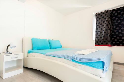 El Mar Lux Apartments
