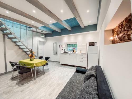 Eklektika Apartman Balatonalm�di