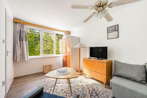 Leni Guest House