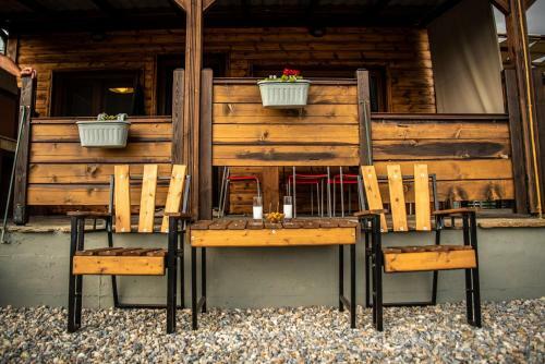 Lodge Lotos