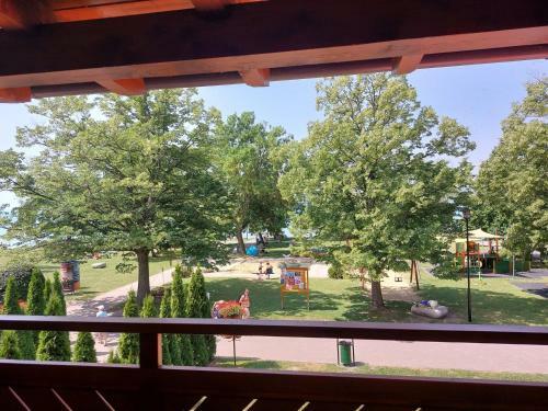 F�veny Apartmanok