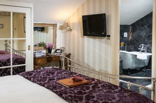 Apsley House Hotel