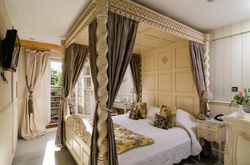 Apsley House Hotel