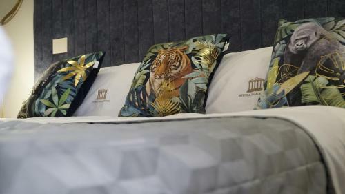Hostal Atenea Palace Rooms