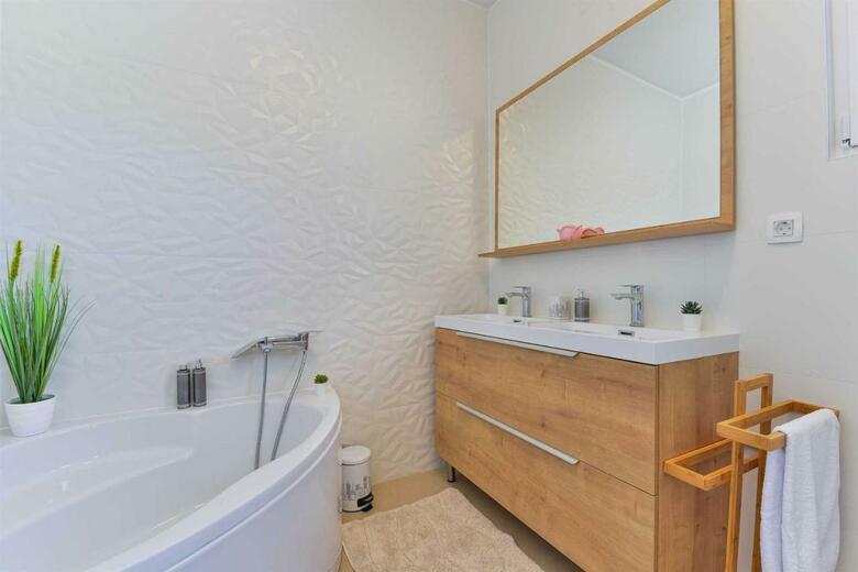 4* Villa First Hill With Heated Pool, Zaton