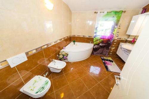 Villa Luxury Villa With Pool