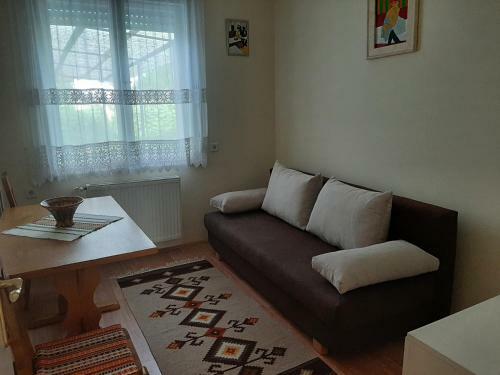 �j �let Weekend House