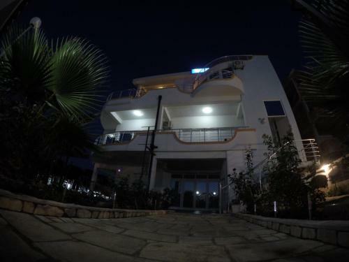 Belvedere Apartments With Seaview