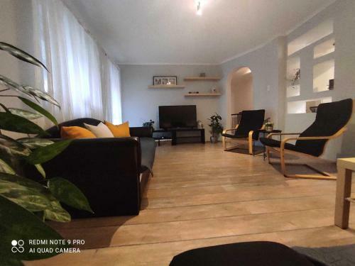 Hostal Felh? Apartman