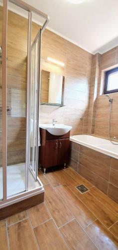 Varga Gardens Balatonm�riaf�rd?