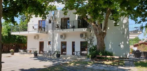 Bed & Breakfast Garden Club Panzi�