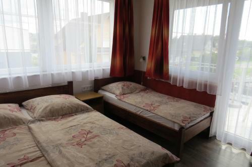 11 F�r�helyes Apartman