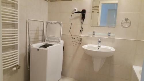 N�gy �gt�j Apartmanok - Nyugat
