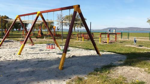 N�gy �gt�j Apartmanok - Nyugat