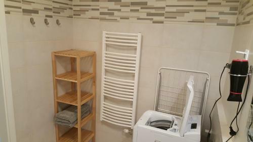 N�gy �gt�j Apartmanok - Nyugat