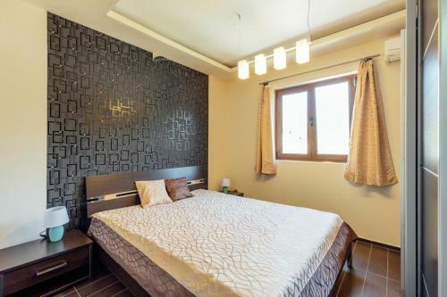 Laurel Apartment 2