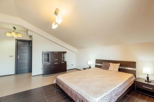 Laurel Apartment 2