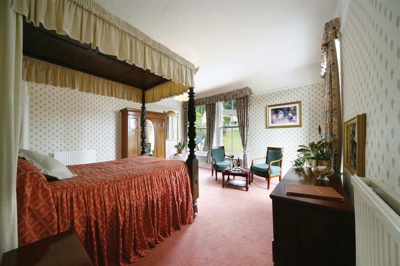 Best Western Limpley Stoke Hotel