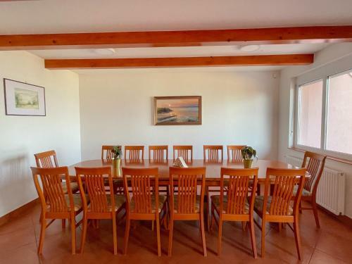 Z�ldpart Lakeside Villa