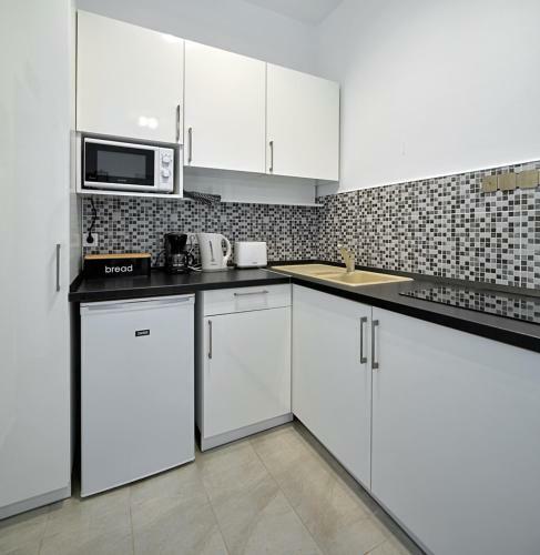F�venyes House