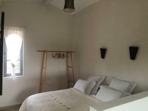 Bed & Breakfast Le Mas Des Pignes -adults Only