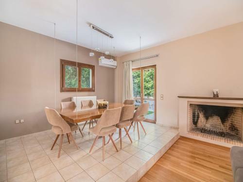 Inviting Villa In Anavissos With Whirlpool