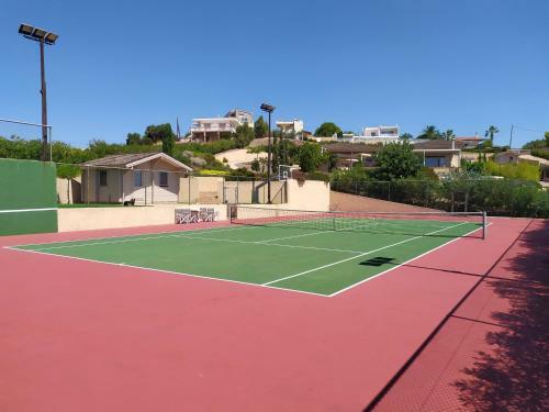 Lyciponon Tennis Villa