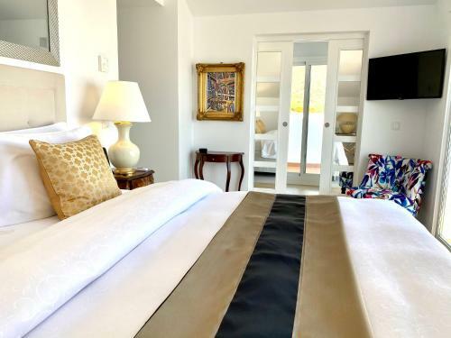 Mondrian Luxury Suites & Villas