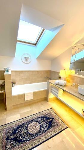 Mondrian Luxury Suites & Villas